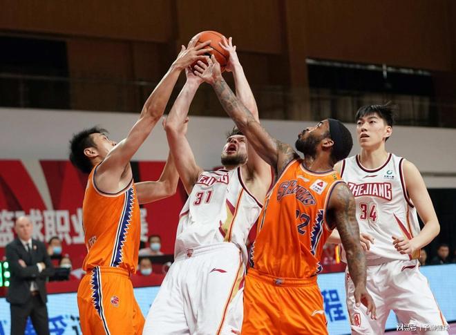 次在英超赛 次在英超赛