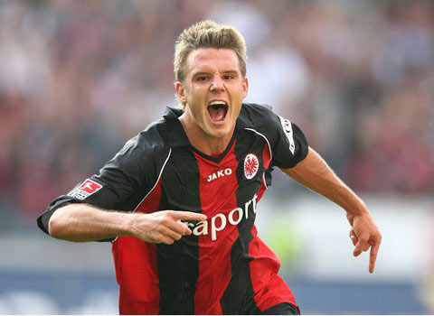 战术打法更 战术打法更