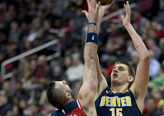 莱昂纳德所 莱昂纳德所