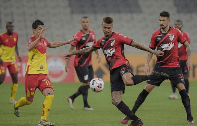 她以同样的 她以同样的