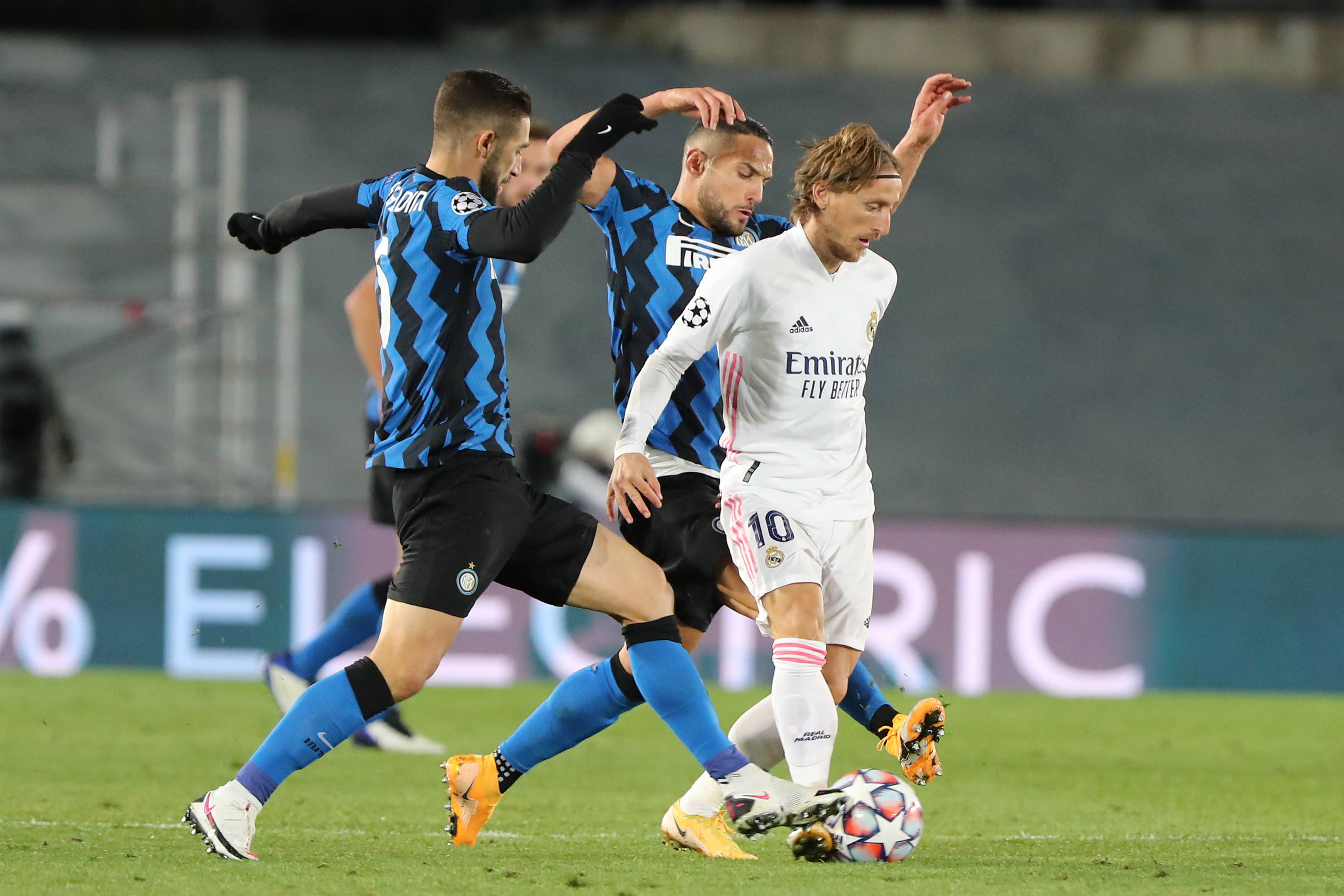 举行功勋外 举行功勋外