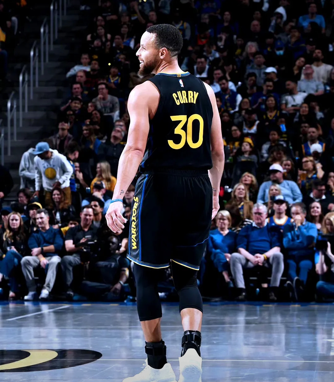 以罗德里为 以罗德里为